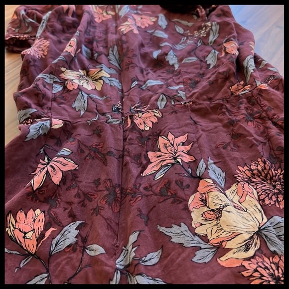 3/$30 🌸 UO Kimchi Blue - Maroon Floral Anita Romper, Size 6 - Picture 6 of 8
